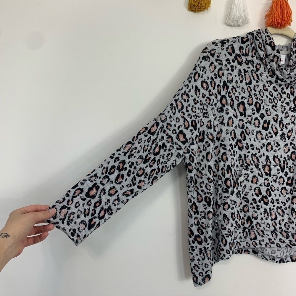 Sundry Draped Gray Leopard Print Hoodie Size Small - Picture 7 of 14